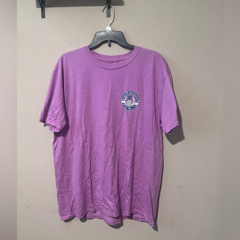 Love & Pineapples Graphic Tee in Women’s Size XL